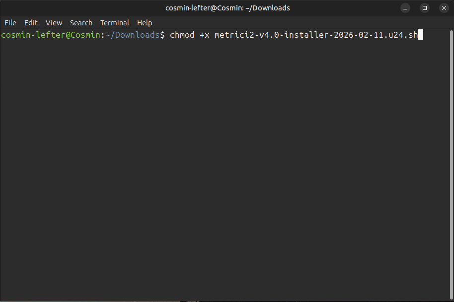 Terminal cu comanda chmod care face executabil scriptul de instalare